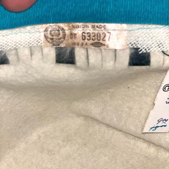 Vintage- Super Rare!! Yves Saint Laurent Fur Hat (with tags!!) - Picture 4 of 6